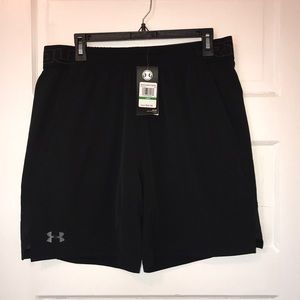 Under Armour Men’s Black Fitted Shorts w/ Pockets